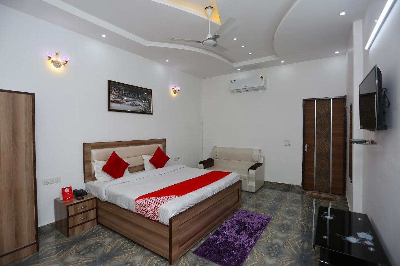 Hotel Rest Palace Agra  Exterior photo