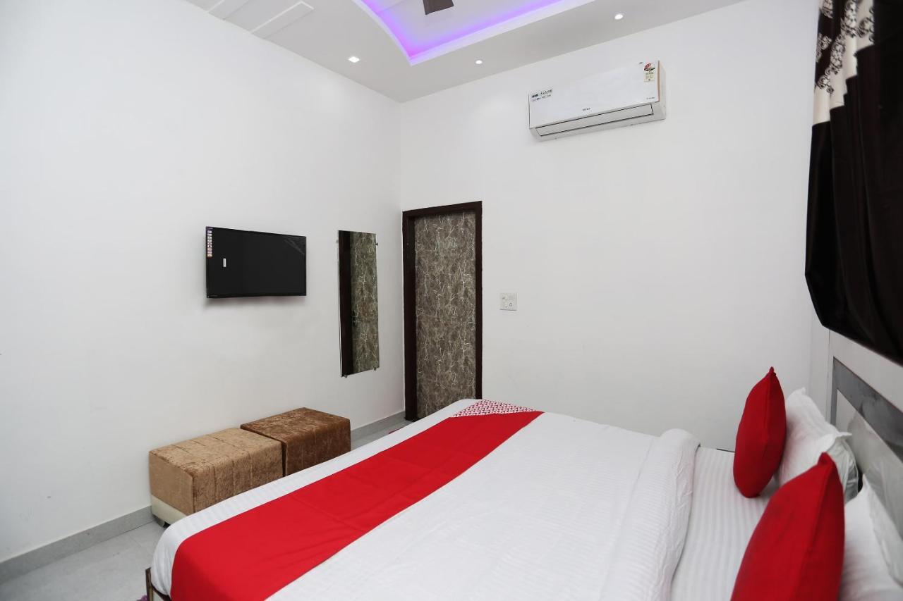Hotel Rest Palace Agra  Exterior photo