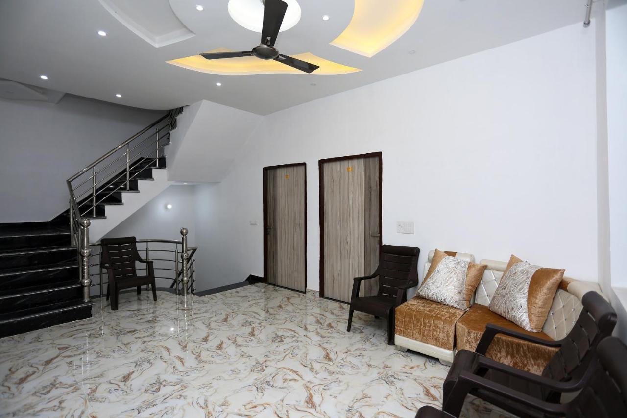 Hotel Rest Palace Agra  Exterior photo