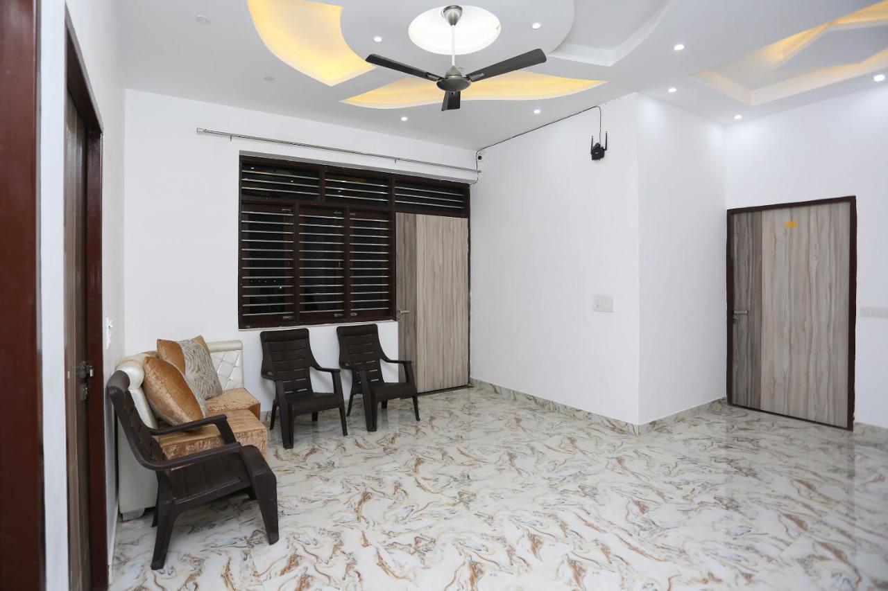 Hotel Rest Palace Agra  Exterior photo