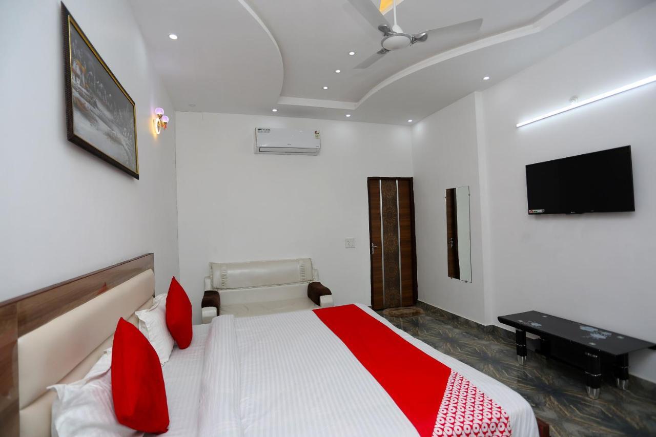 Hotel Rest Palace Agra  Exterior photo